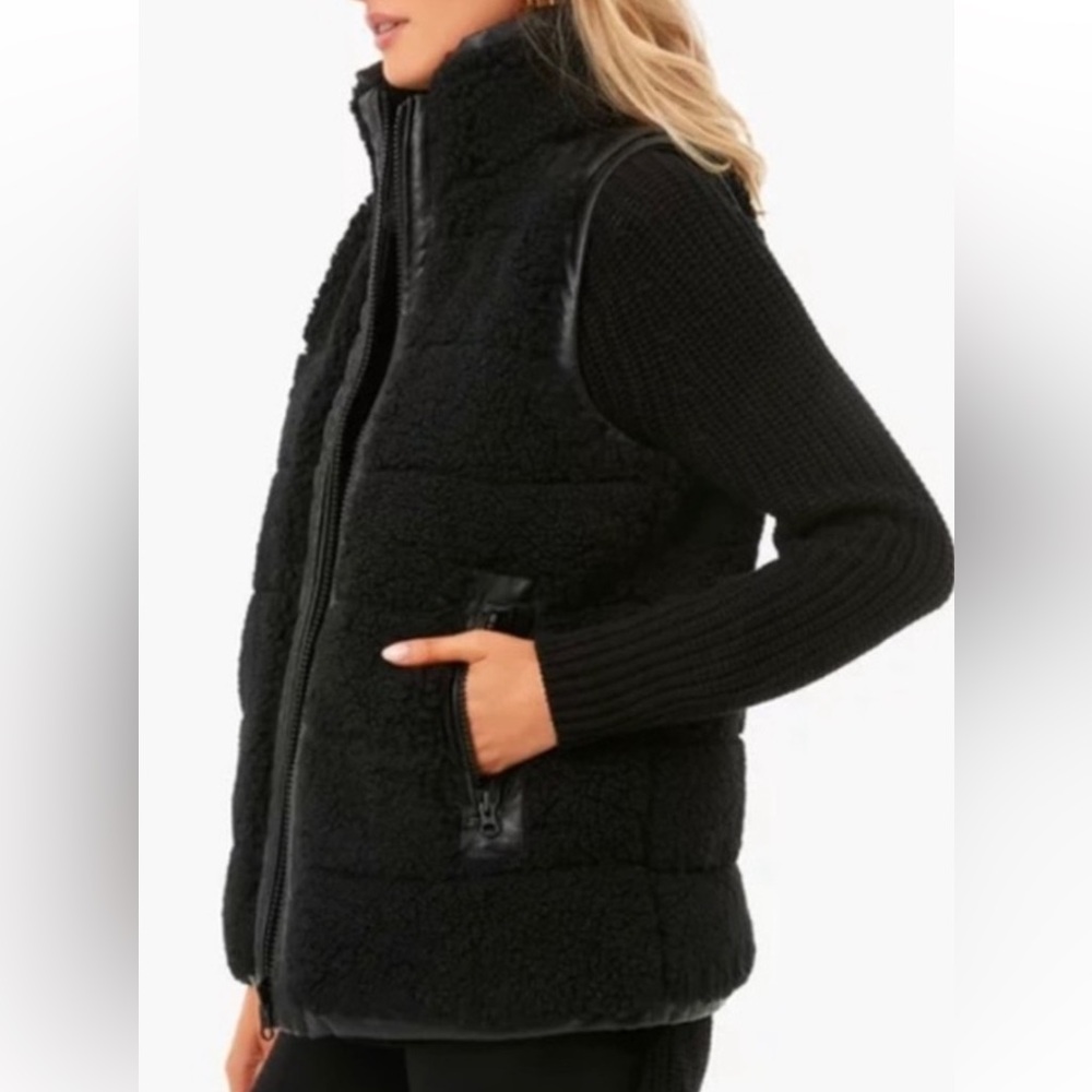 Tuckernuck Beckham reversible Black faux shearling and leather Vest - Picture 2 of 9